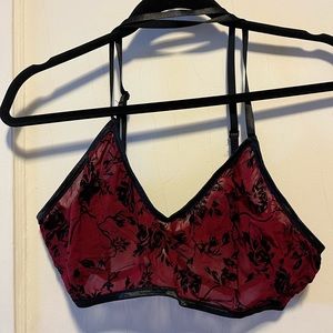 Plus Flora Print Criss Cross Lingerie Set